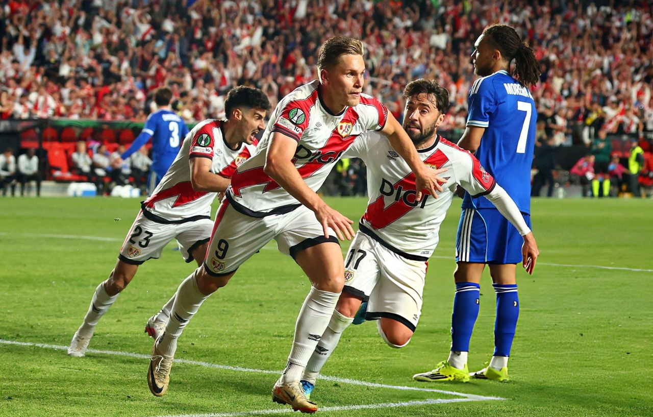 Hasil Semifinal Conference League: 3 Gol Palace Bungkam Publik Polandia, Alemao Jadi Pahlawan Rayo